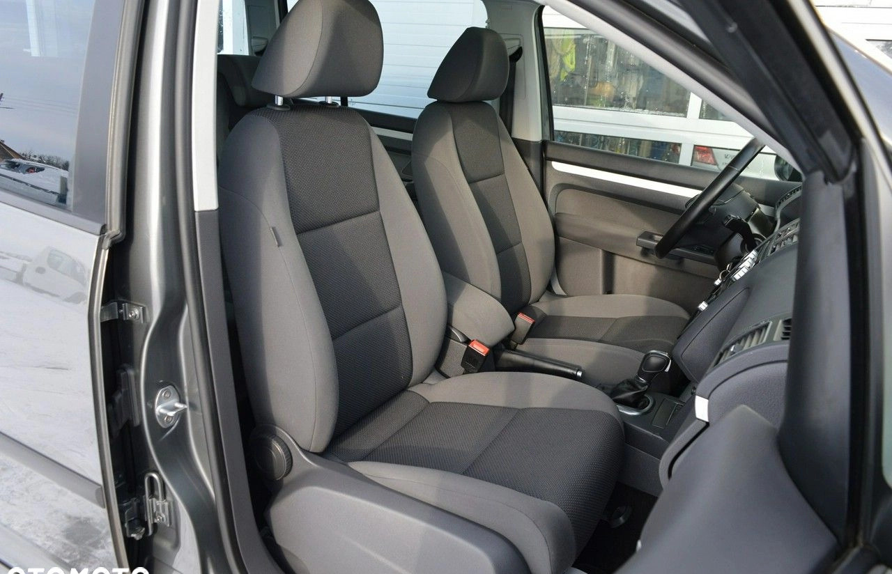 Volkswagen Touran cena 41900 przebieg: 215000, rok produkcji 2015 z Hrubieszów małe 781